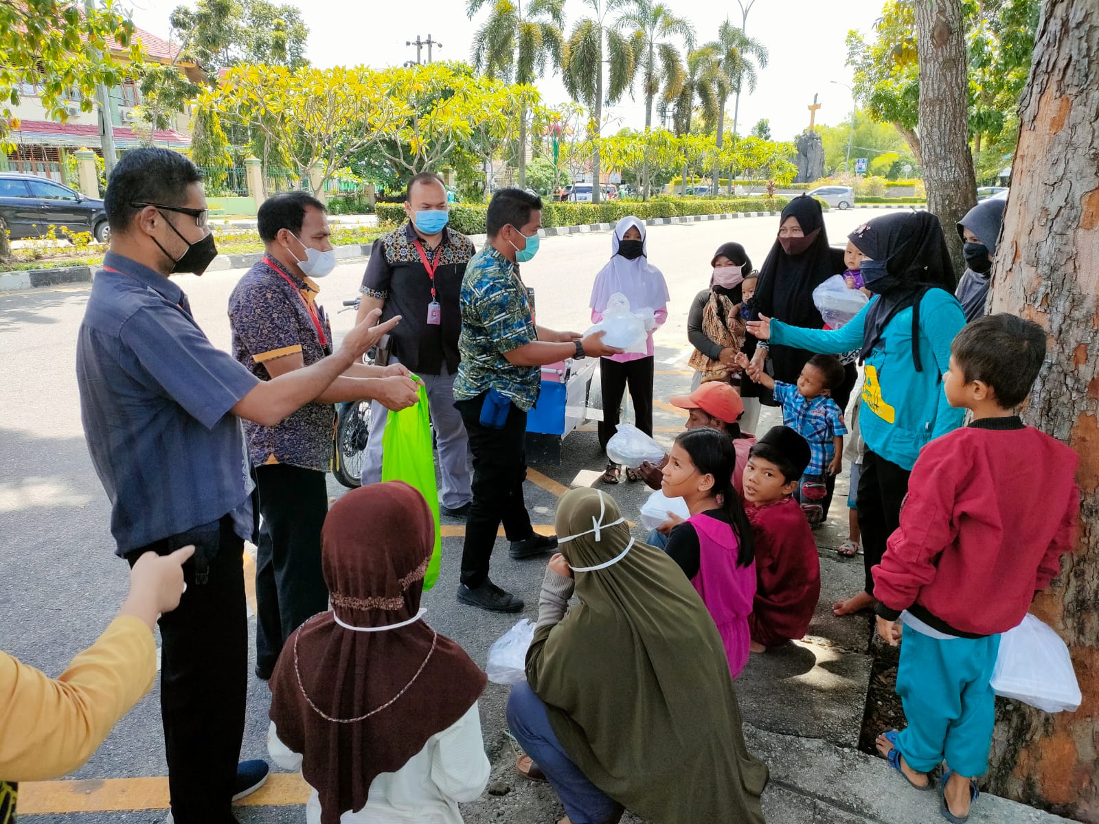 Dua Panti, Satu Masjid dan Kaum Dhuafa Jalanan Disasar Tim Jumat Barokah Ditkrimum Polda Riau